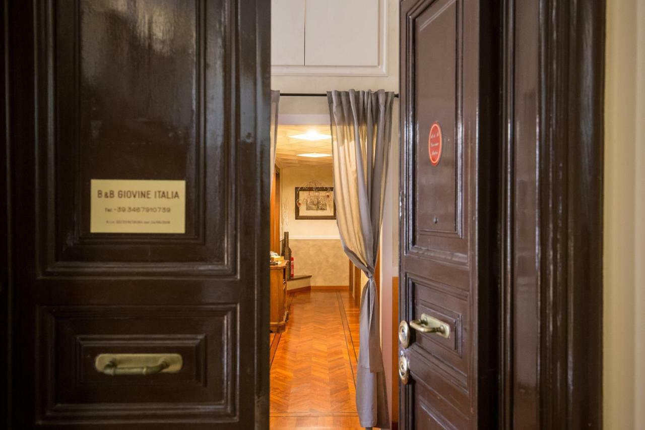 B&B Giovine Italia โรม ภายนอก รูปภาพ